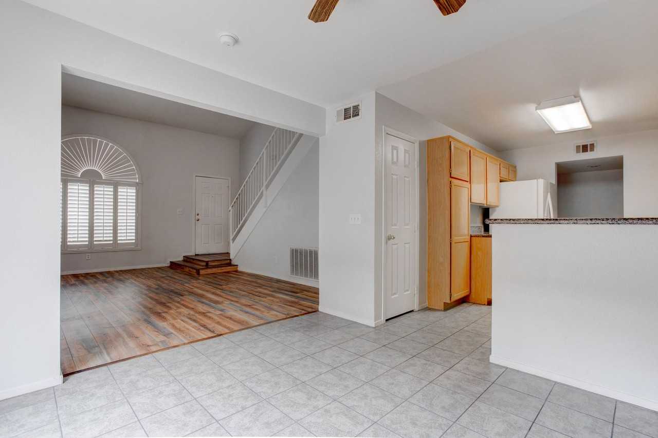 690 Ambling Gait Ave - Photo 7 of 28