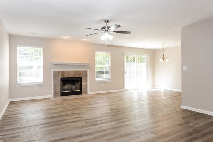 904 Flying Sun Dr - Photo 4 of 17