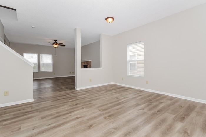 2104 Bridlewood Dr - Photo 5 of 12