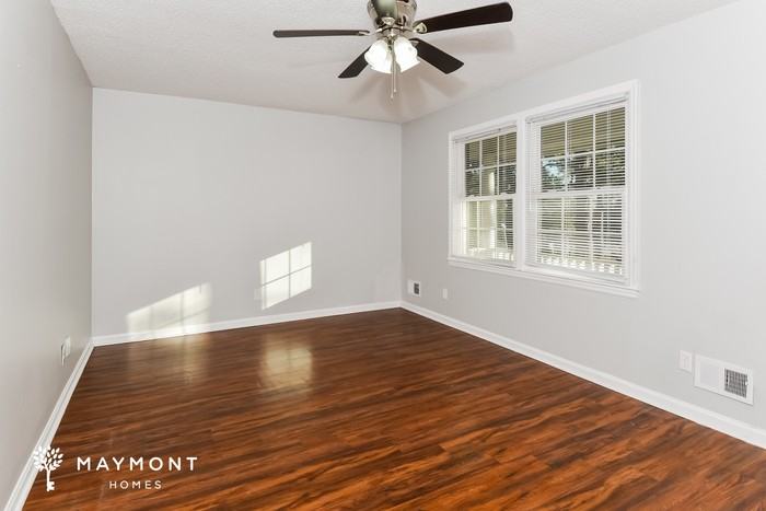 1100 Starcrest Rd - Photo 5 of 12