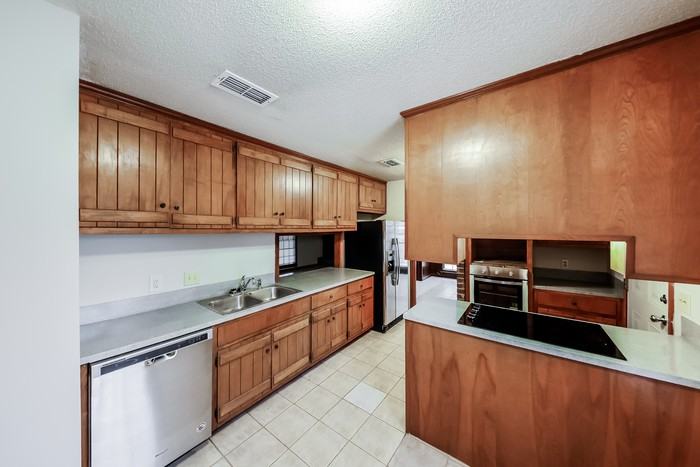 3722 Woodhill Rd - Photo 7 of 13