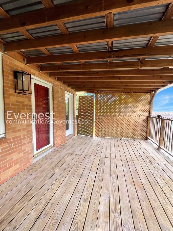 4017 Meadow Rd - Photo 2 of 27