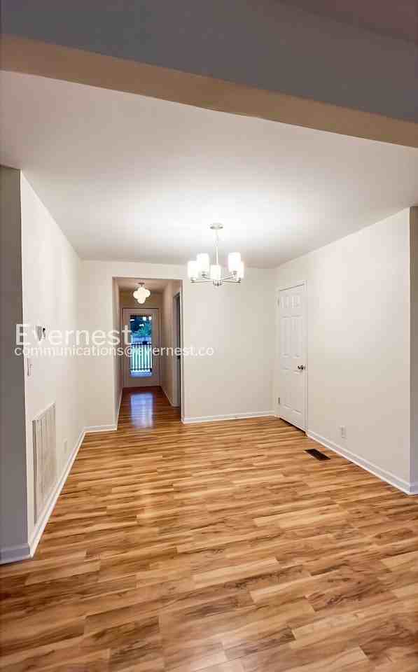 4017 Meadow Rd - Photo 7 of 27