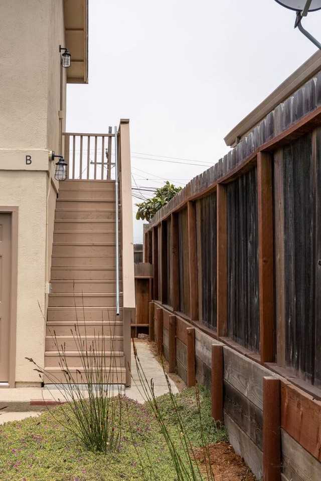 1185 Amador Ave #B - Photo 3 of 32