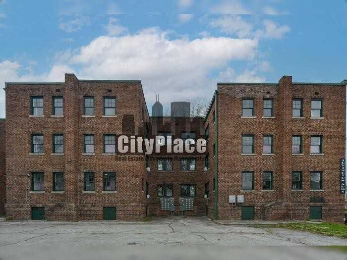 5345 E Washington St - Photo 5 of 17