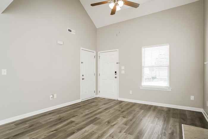 7513 Brighton Hill Ln - Photo 6 of 17