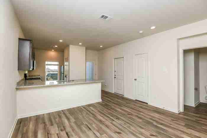 10900 Gray Mare Dr - Photo 7 of 17