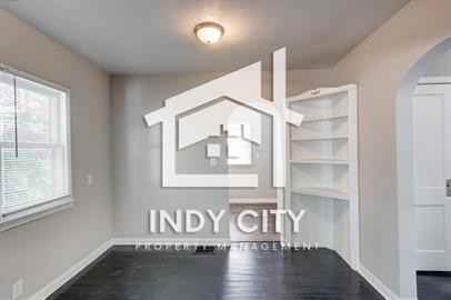 435 N Exeter Ave - Photo 4 of 10