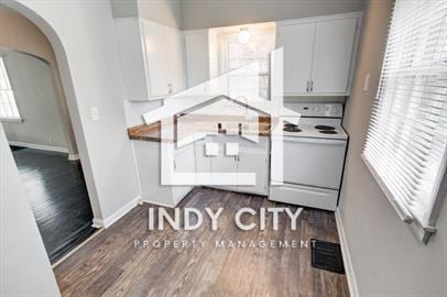 435 N Exeter Ave - Photo 5 of 10