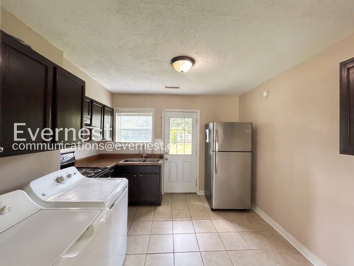 4911 Buford Ave - Photo 3 of 22