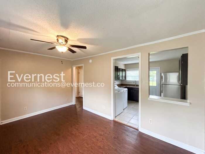 4911 Buford Ave - Photo 4 of 22