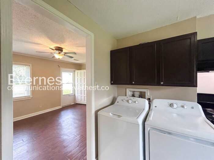 4911 Buford Ave - Photo 6 of 22