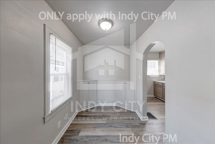 1326 N Gladstone Ave - Photo 6 of 19