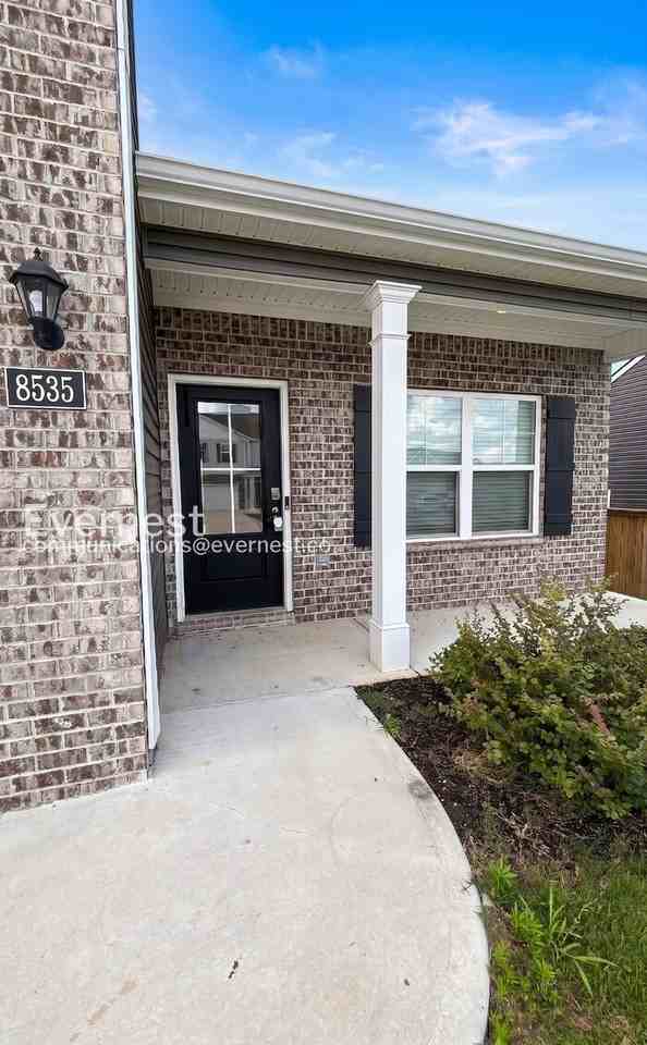 8535 Raspberry Way - Photo 2 of 28