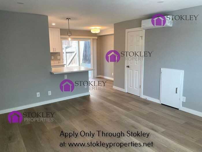 654 E N St - Photo 3 of 22