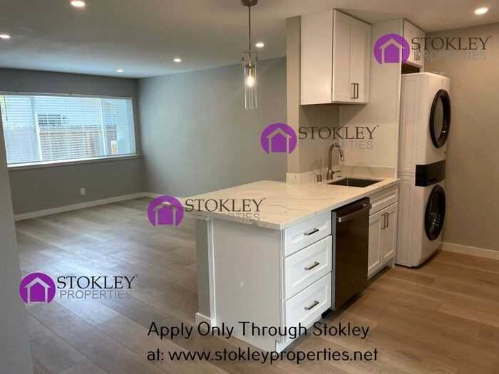654 E N St - Photo 5 of 22
