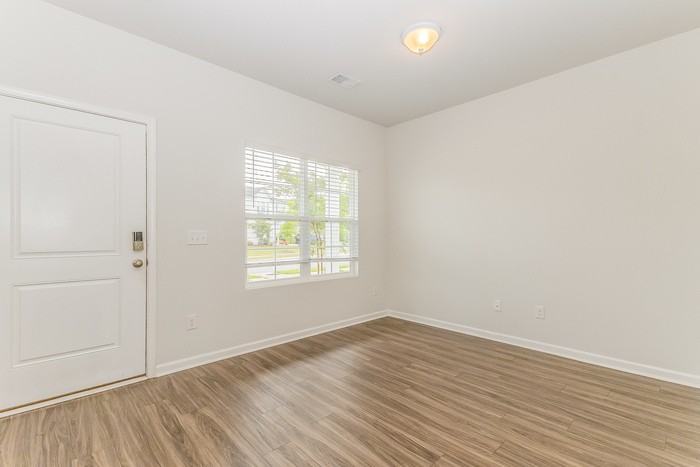 256 Clydesdale Cir - Photo 4 of 15