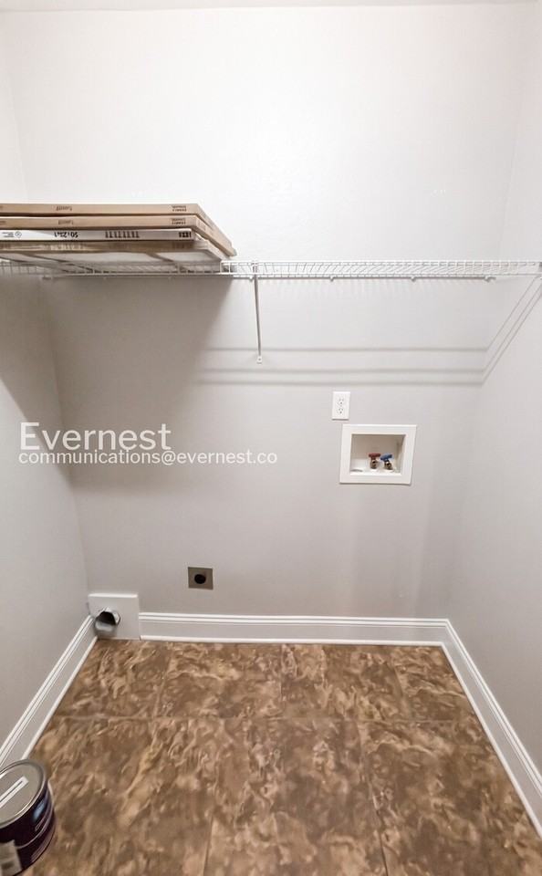 958 Colony Cir - Photo 7 of 28