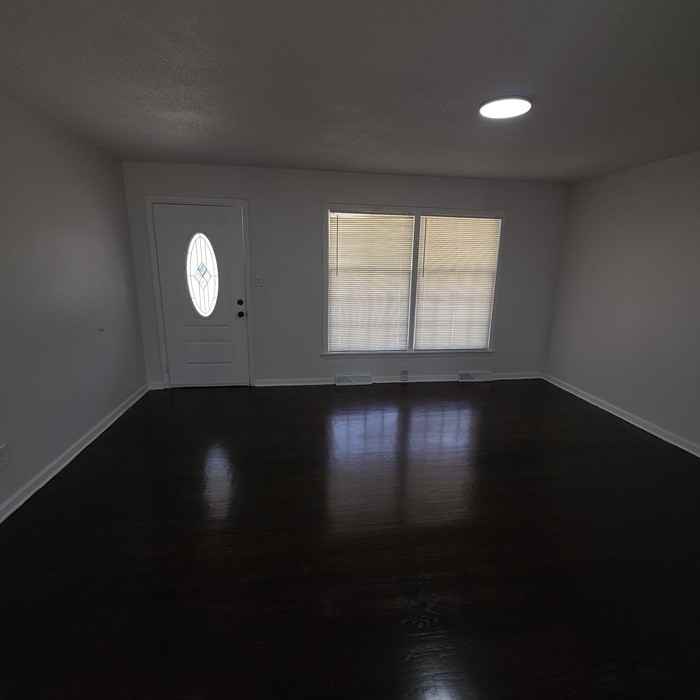 806 Se Browning Ave - Photo 5 of 29