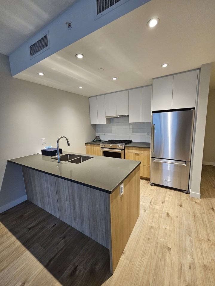 3430 East Kent Avenue South #421 - Photo 3 of 10