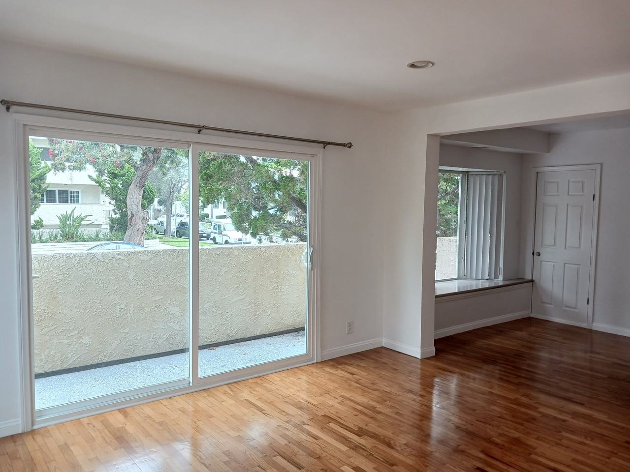1025 Idaho Ave #1 - Photo 3 of 31