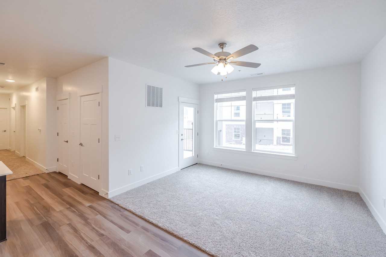 874 N Hemsworth Way #R102 - Photo 3 of 12