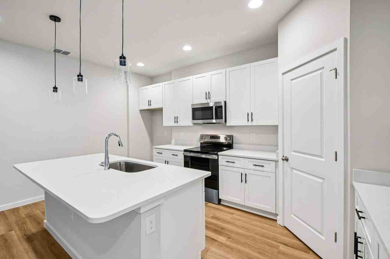 536 E Beresford Ave #NA - Photo 3 of 15