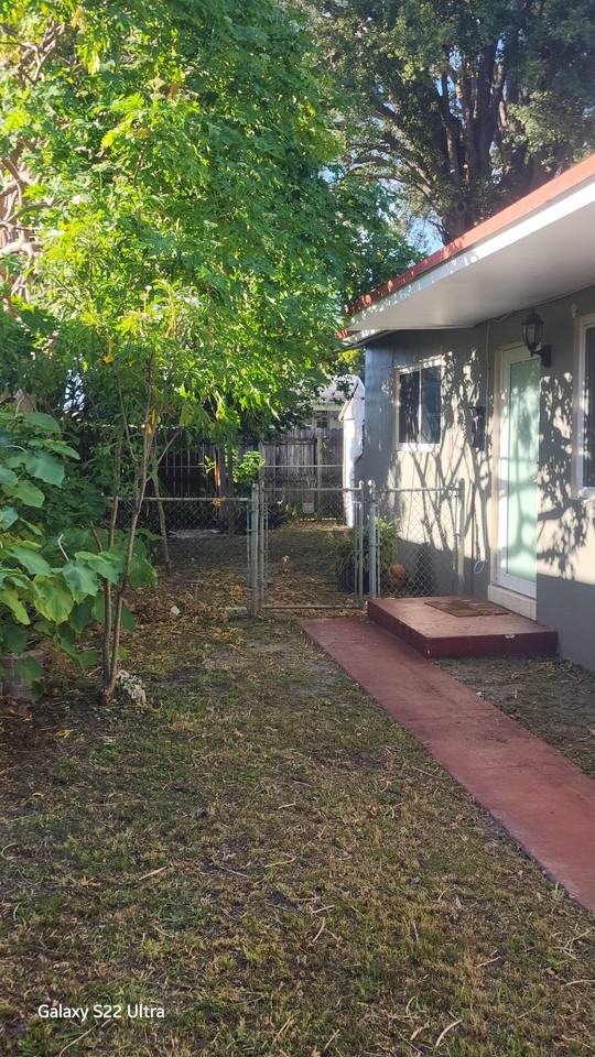 3611 Nw 2nd St #3611 - Photo 2 of 10