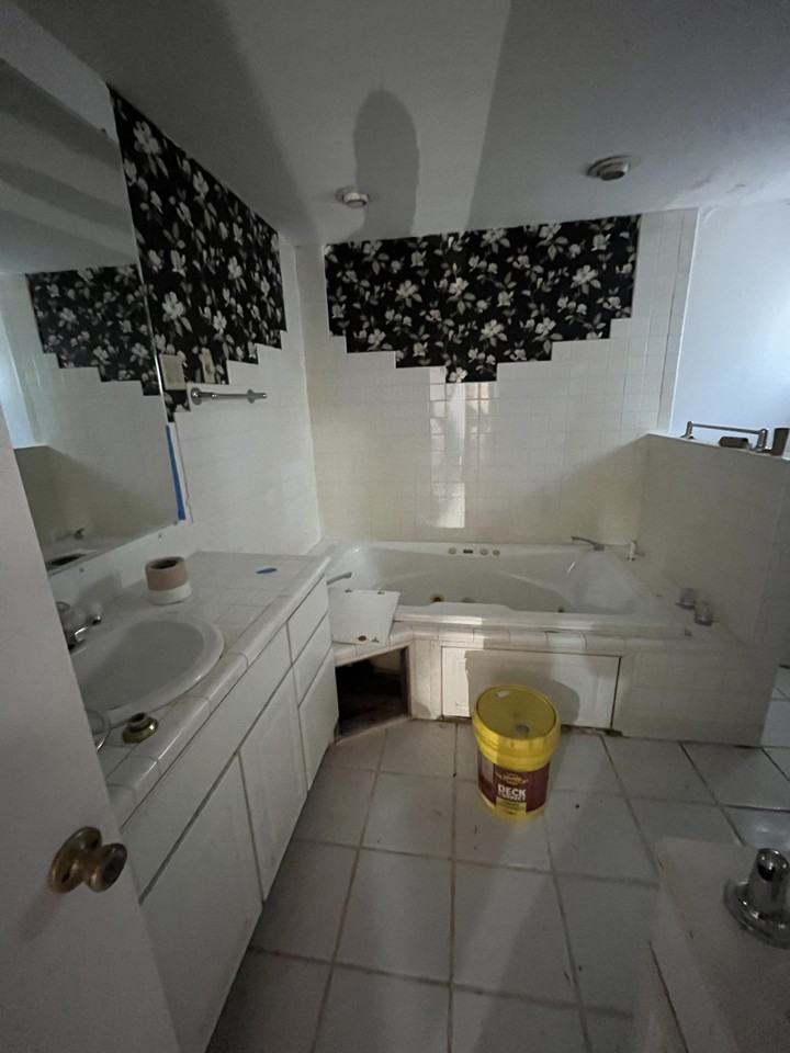 301 E Barrett St #NA - Photo 4 of 15