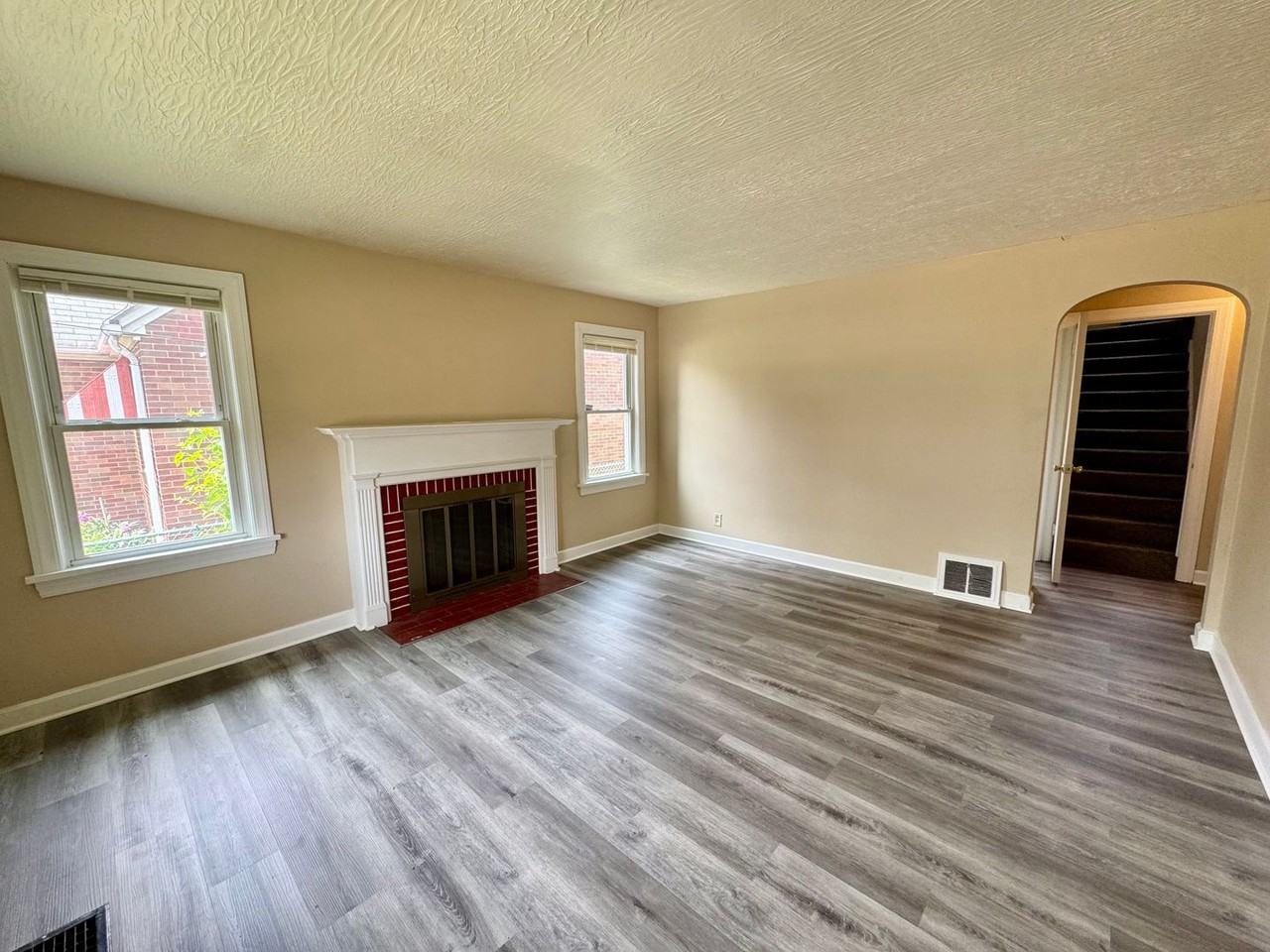 3021 Windsor Pl Sw #NA - Photo 3 of 15
