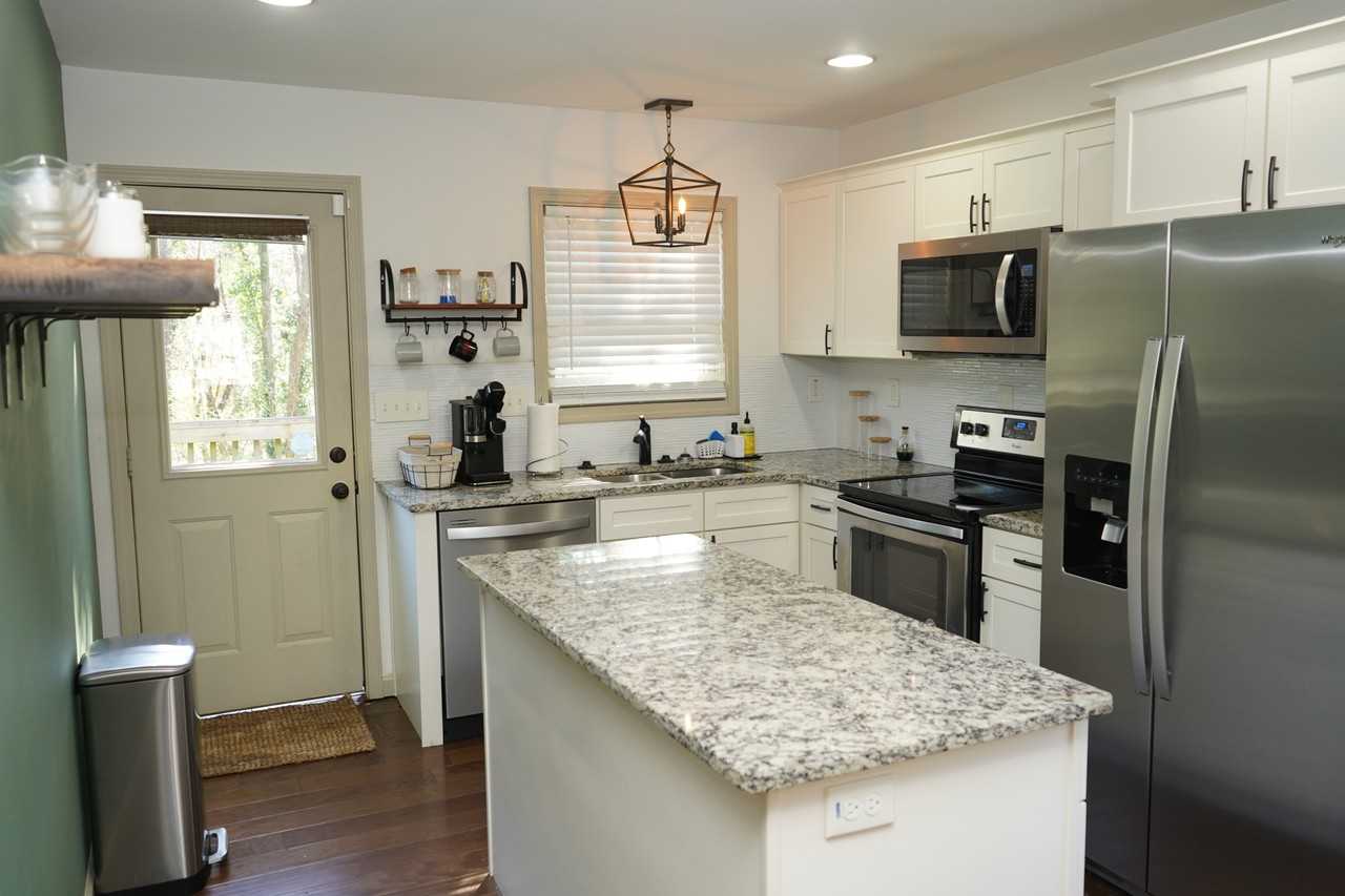 887 N Grand Ave Nw #NA - Photo 4 of 10