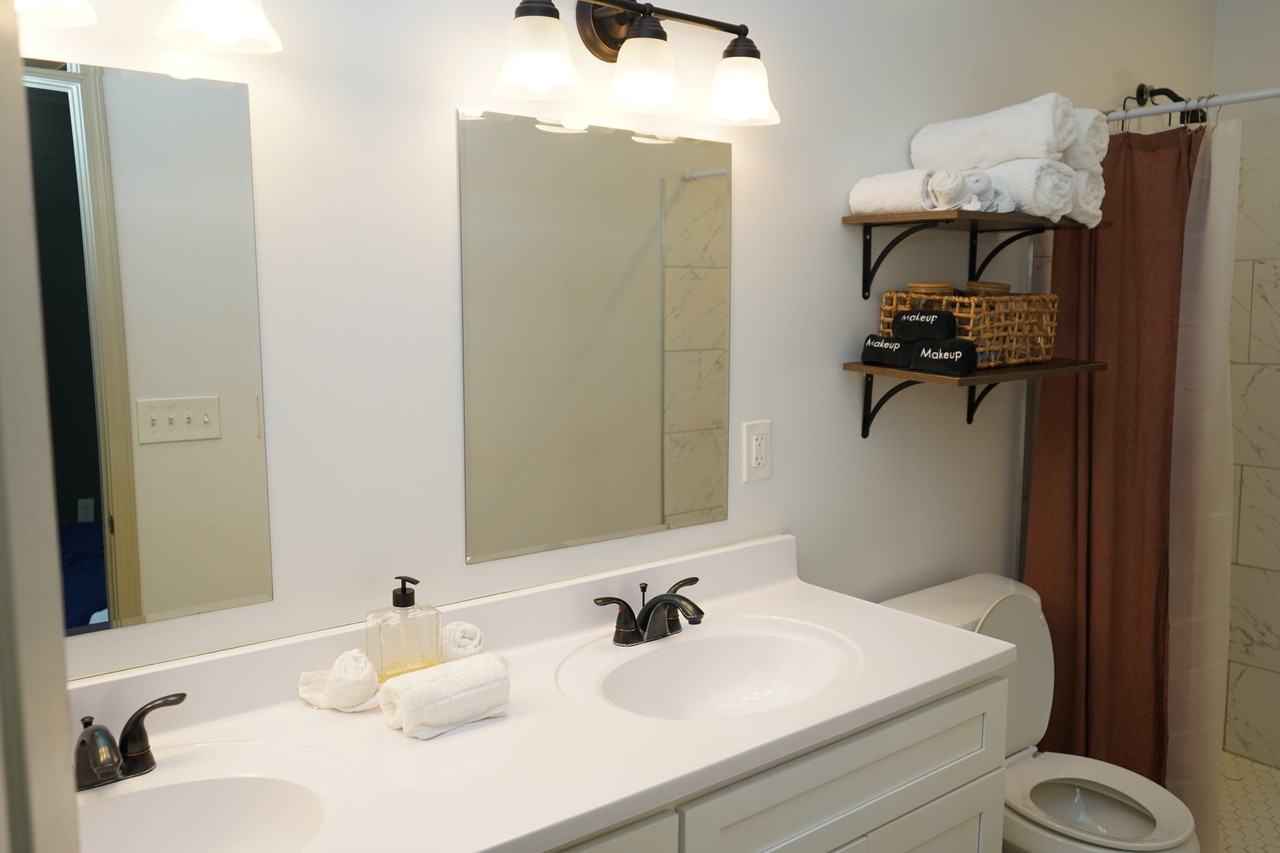 887 N Grand Ave Nw #NA - Photo 6 of 10