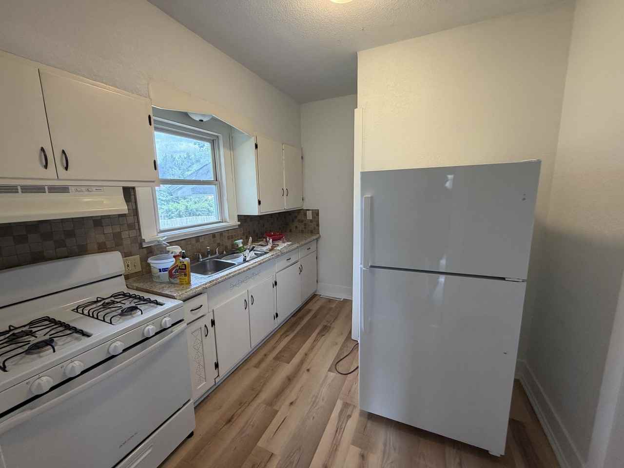 1064 S Oak Ave #NA - Photo 2 of 9
