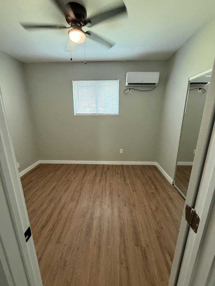 2503 Suzette Ave #5 - Photo 3 of 7