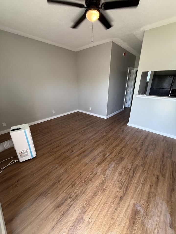 2503 Suzette Ave #5 - Photo 6 of 7