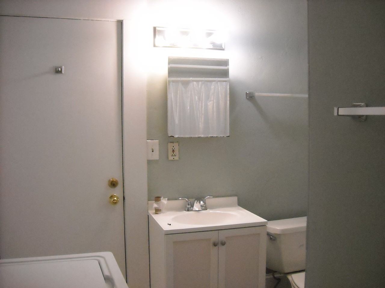 1044 State St Nw #NA - Photo 6 of 9