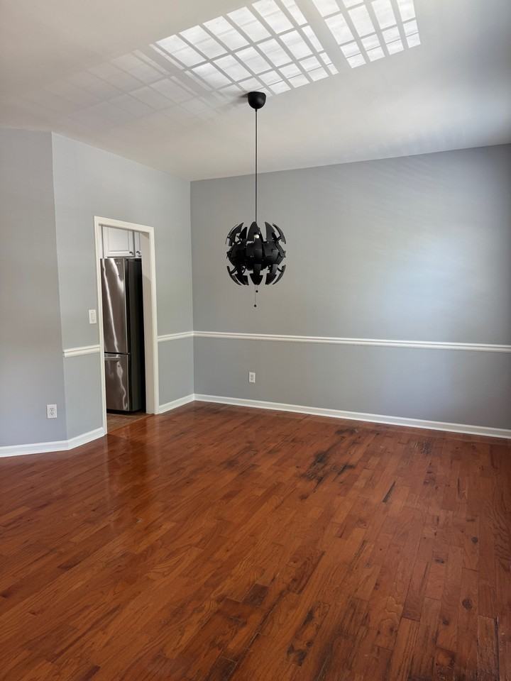 185 Galecrest Dr - Photo 2 of 16
