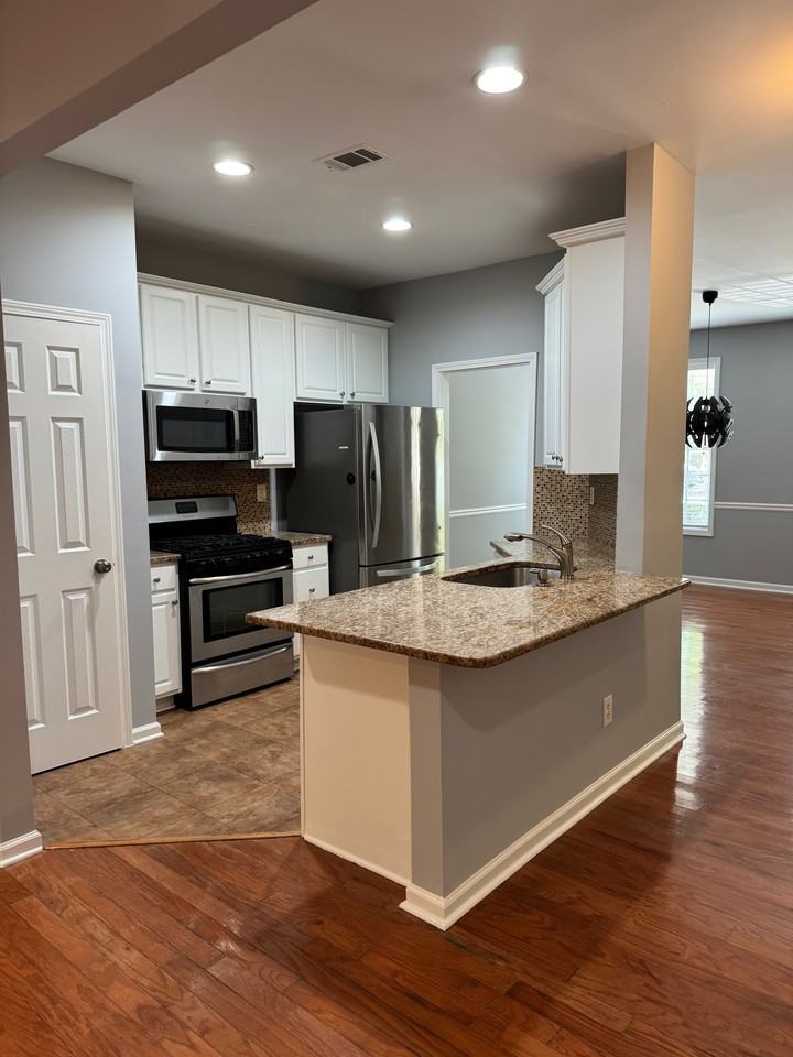 185 Galecrest Dr - Photo 4 of 16