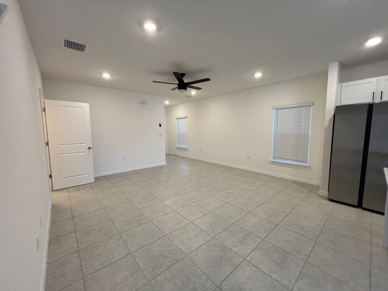 3904 Academia Ave - Photo 6 of 28