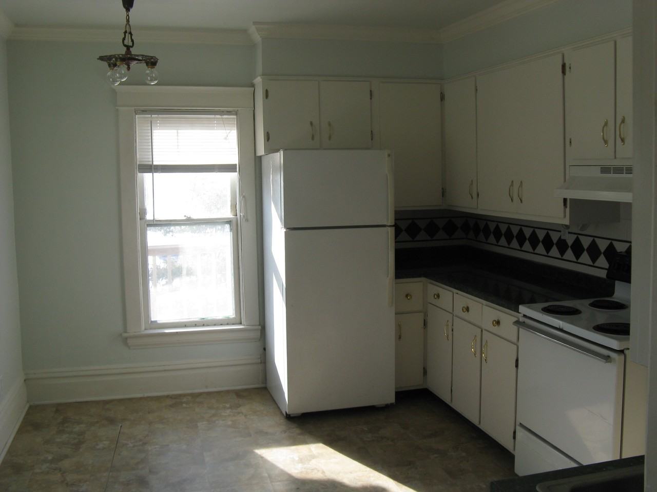 432 1st St #NA - Photo 4 of 8