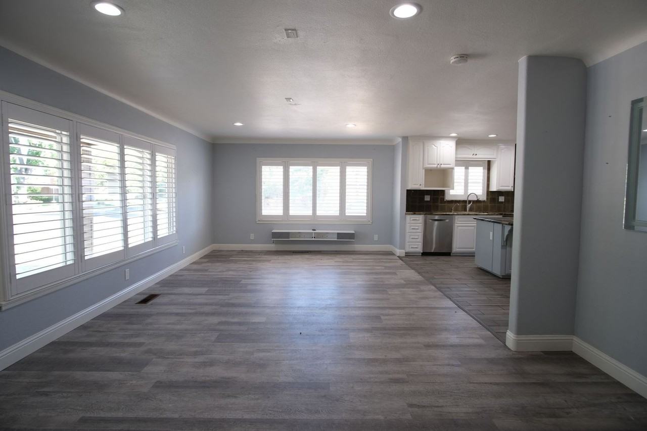 1436 Albany Avenue - Photo 5 of 29
