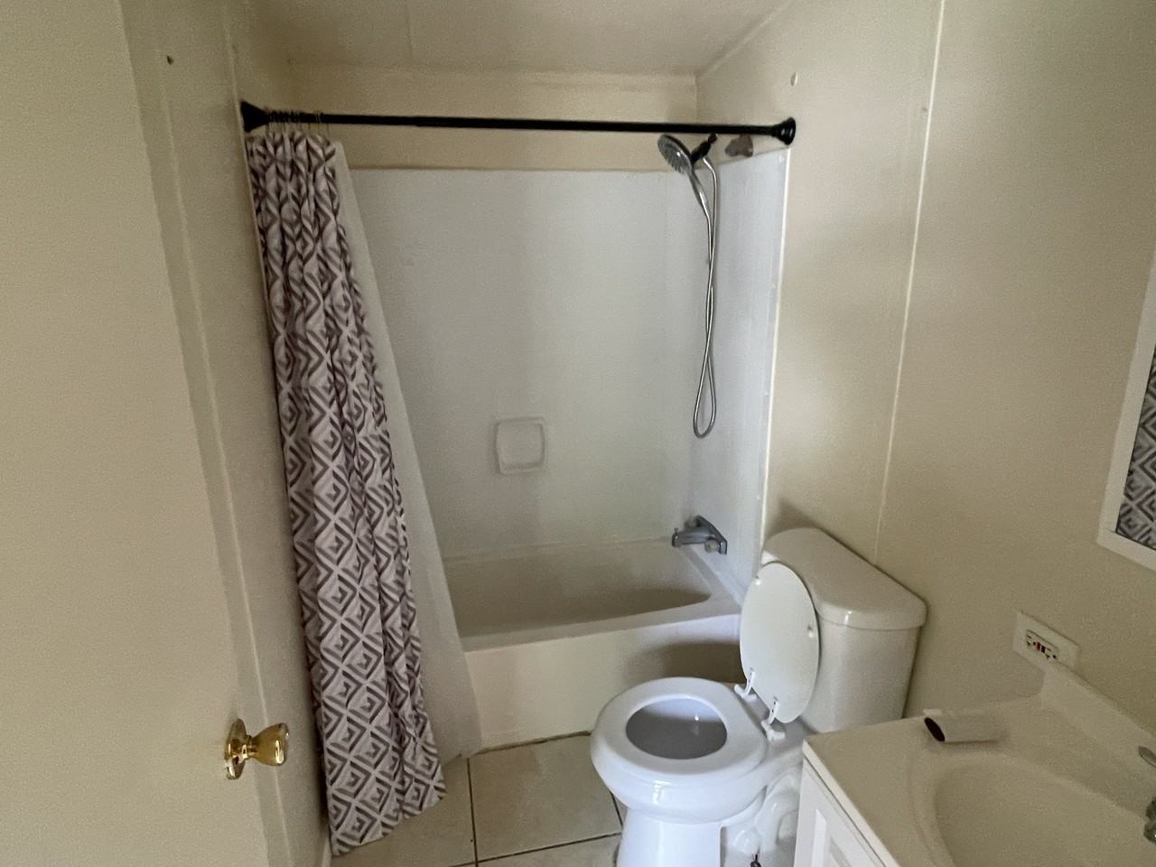 169 Hickory Ave #NA - Photo 7 of 8