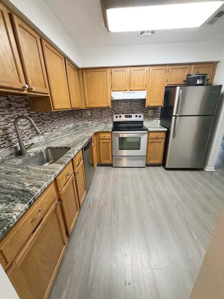 42 Carousel Cir #NA - Photo 6 of 19