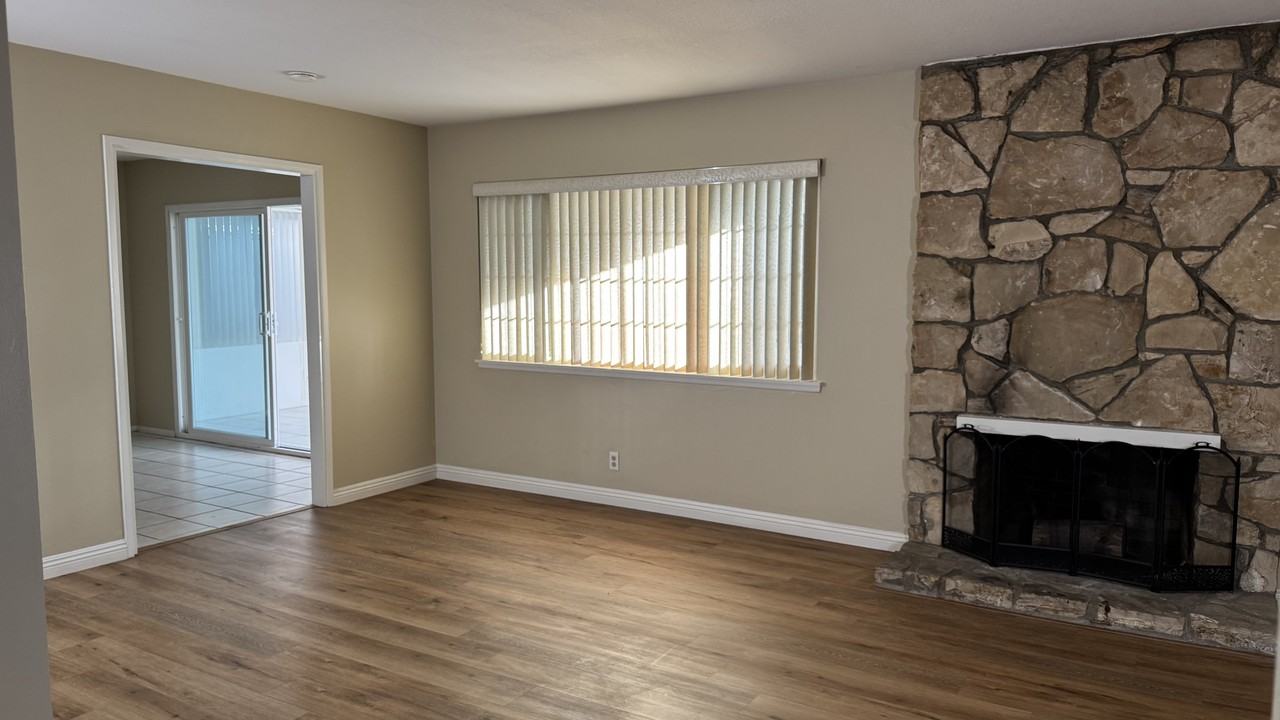17040 Ridge Park Dr #NA - Photo 4 of 18