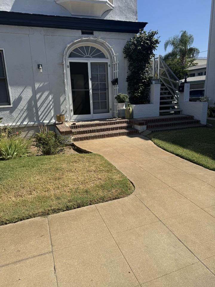 410 N Euclid Ave #8 - Photo 2 of 9