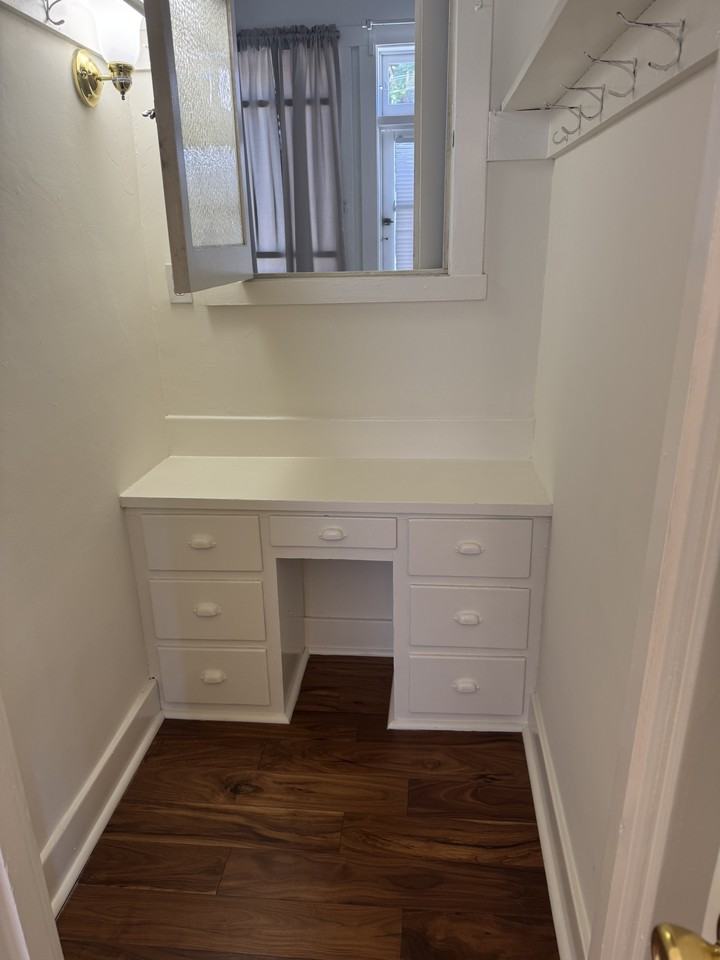 410 N Euclid Ave #8 - Photo 7 of 9