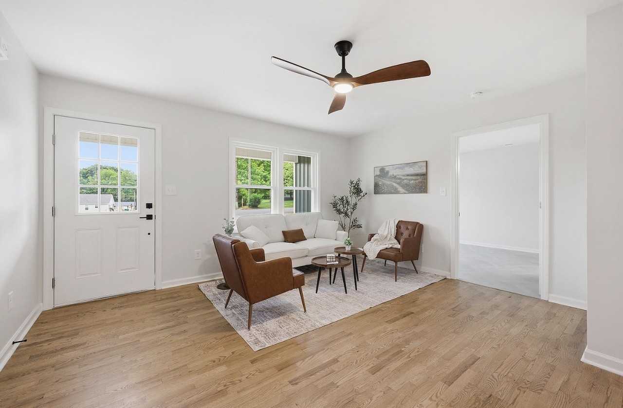 601 Gillespie St #NA - Photo 3 of 6
