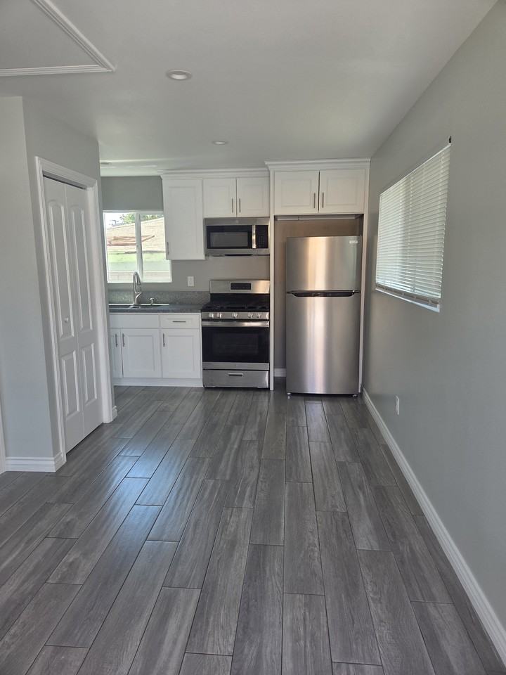 668 S Huntington St #NA - Photo 4 of 10