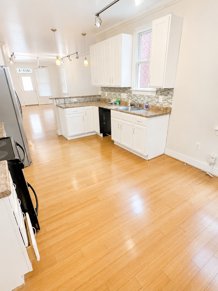 1512 Porter St - Photo 7 of 18