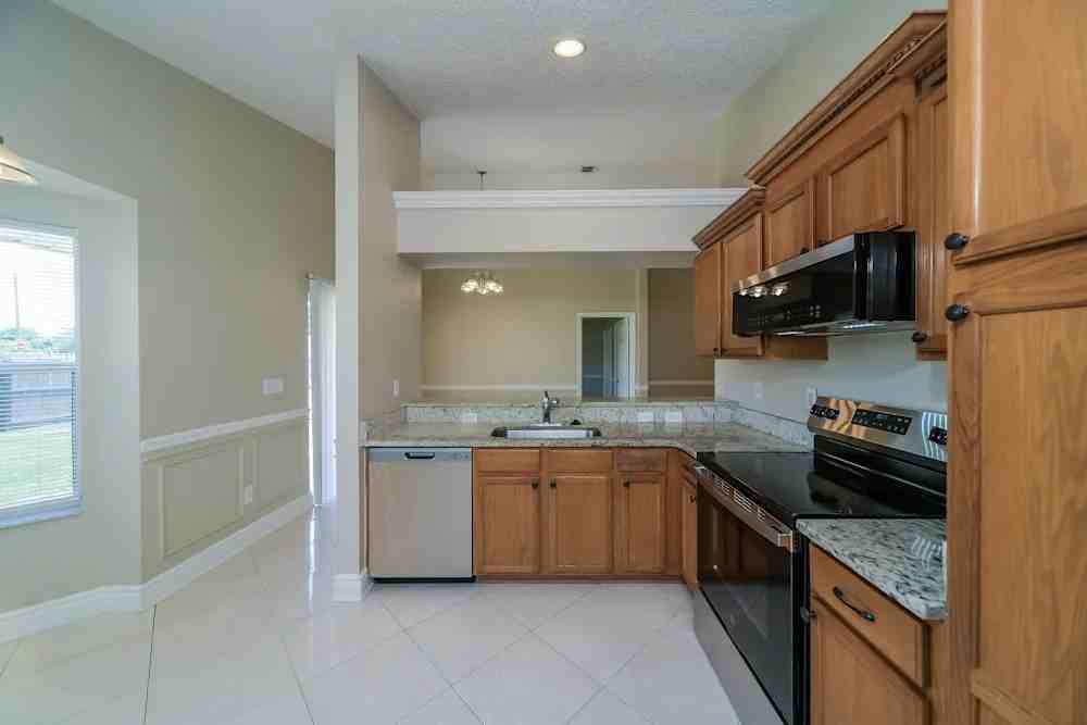 2902 Cool Breeze Circle - Photo 5 of 9